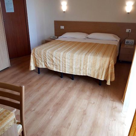 לידו די קאמאיורה Hotel Mariani מראה חיצוני תמונה