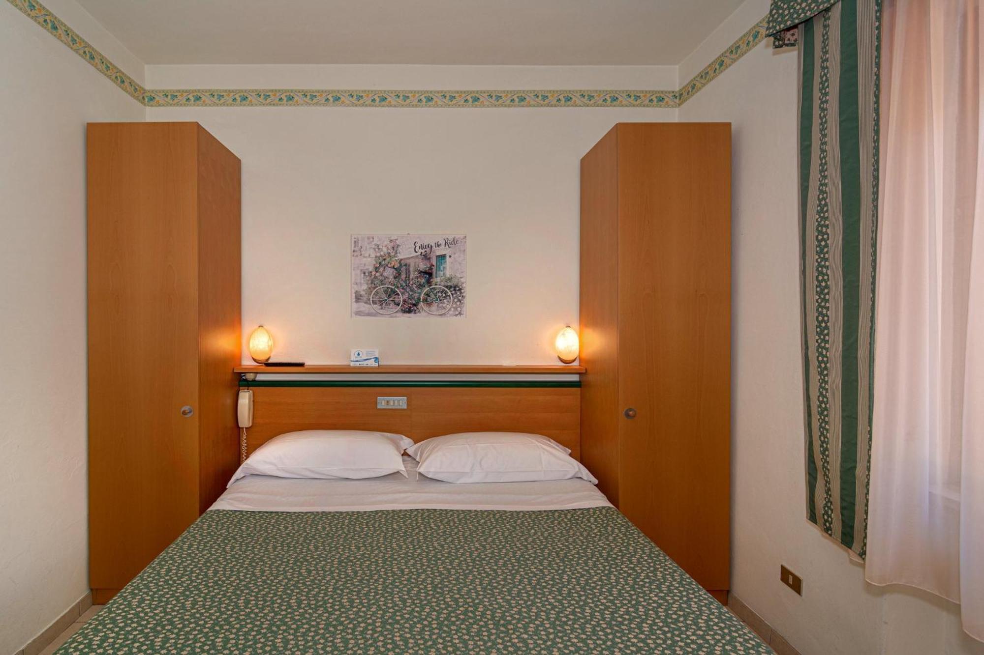 לידו די קאמאיורה Hotel Mariani מראה חיצוני תמונה