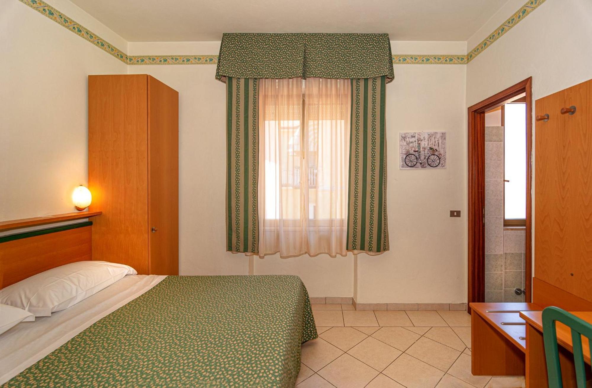לידו די קאמאיורה Hotel Mariani מראה חיצוני תמונה
